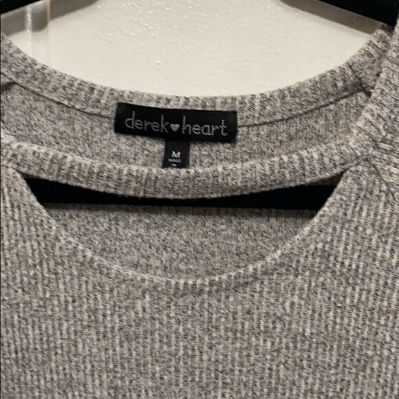 Derek Heart Gray Ribbed Sweater cut out neck M - Picture 2 of 8